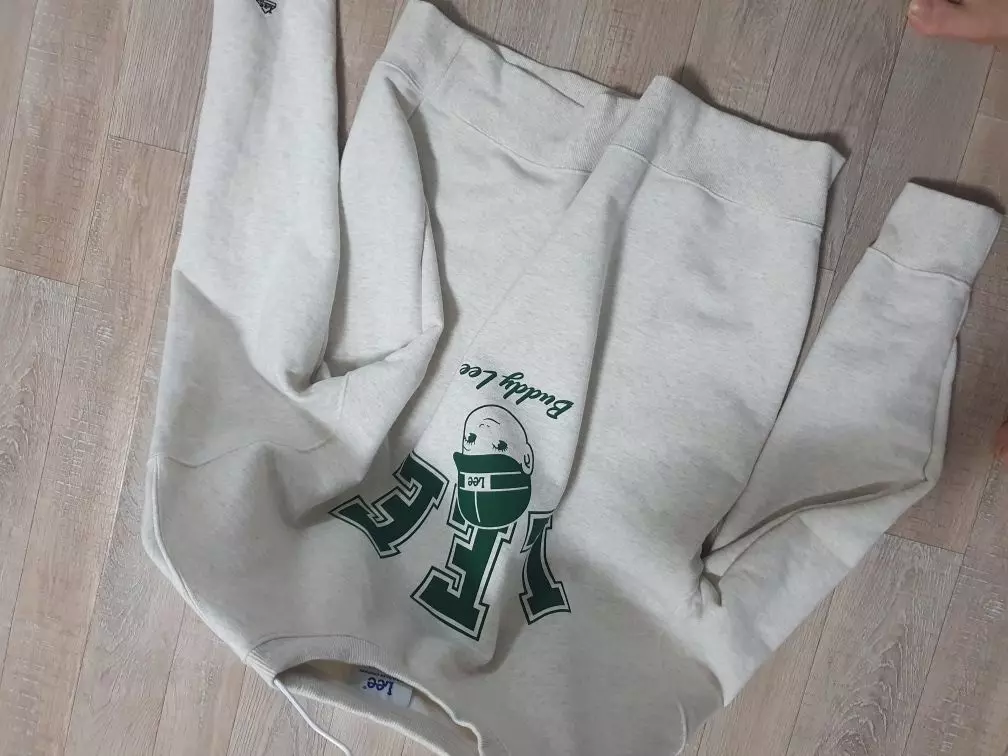 믿고 사는 리 여자친구가 탐내서 힘들지만이뻐요