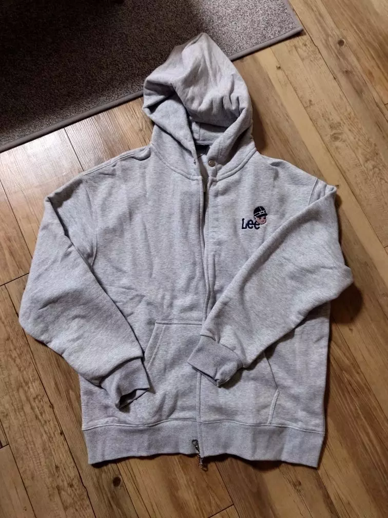 정사이즈 구매했는데 적당한 루즈핏으로 괜찮아요.