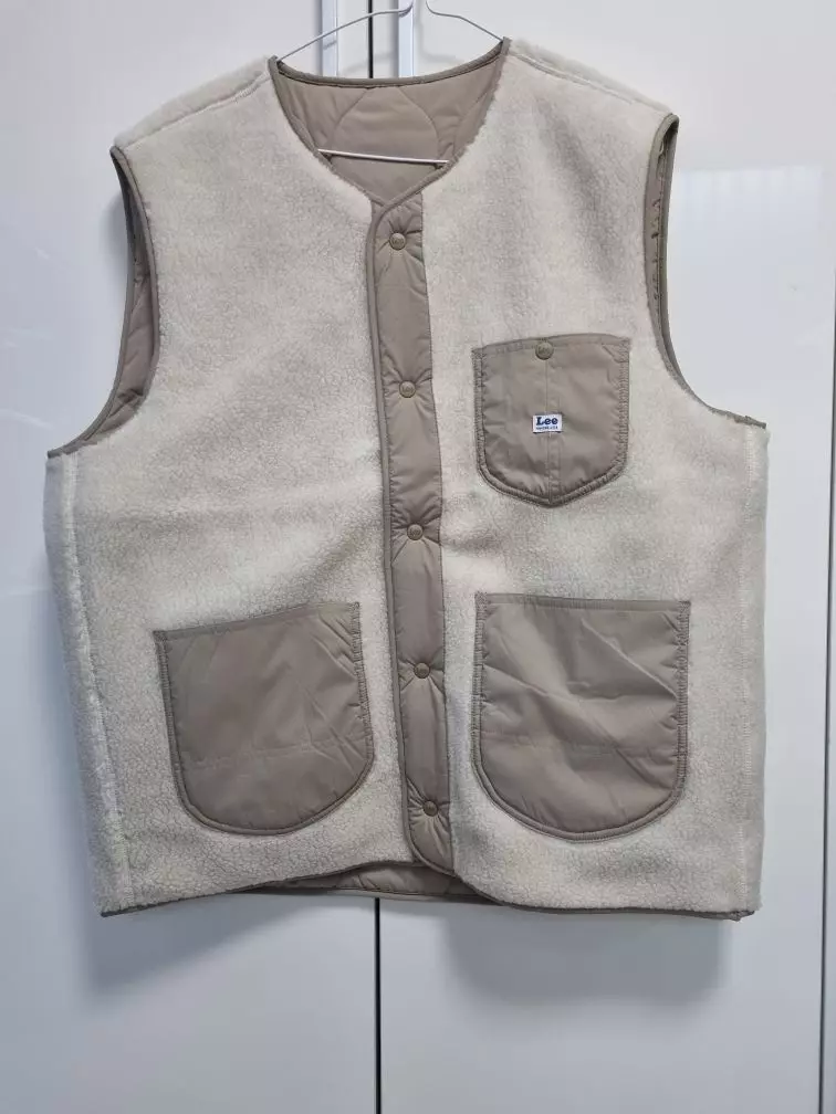 너무 귀엽게 나왔고 양면으로 입을수 있어서 좋아요