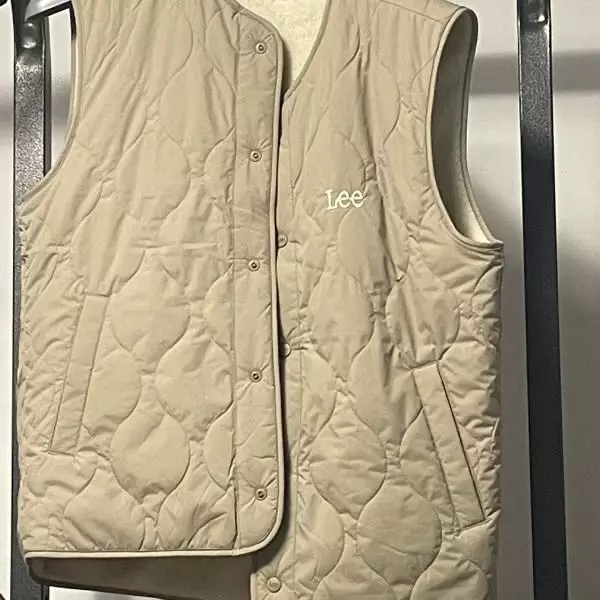 사이즈도 맞고 양면이라서 따뜻하고 가벼워요 색깔도 딱 이뻐요