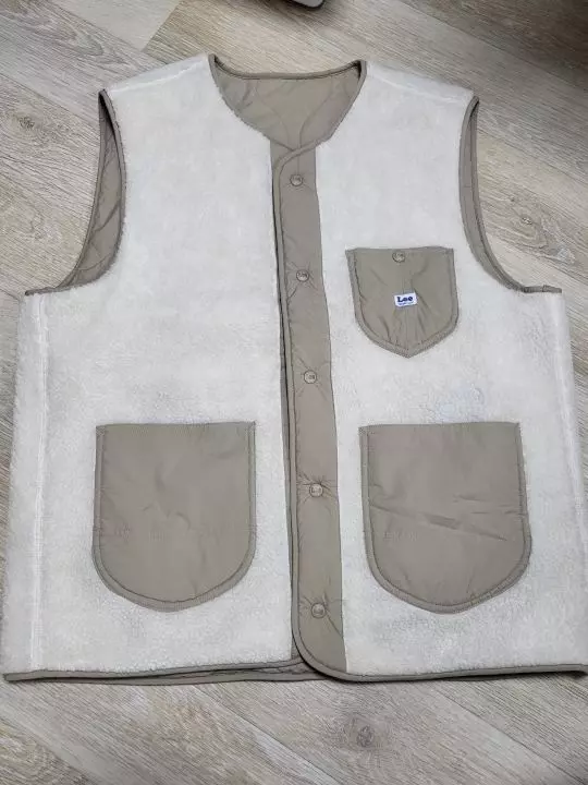 색감도 이뿌고 양면이라 더 낫네요하지만 뽀글이쪽으로 입는것을 선호하더라고요