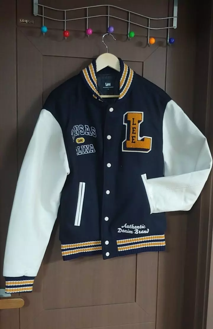 고딩 아들래미 가을 아우터로 구매했어요 모자 알아보려고 무신사 돌아보다 우연히 발견