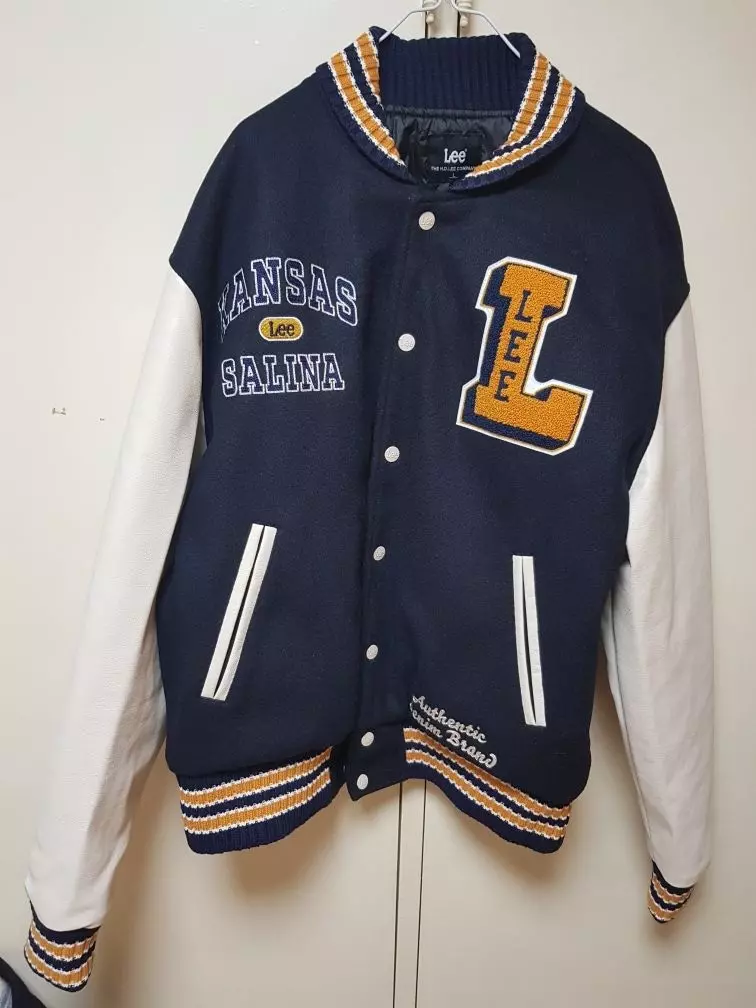 생각한거 보다 이쁘네요~~~빨리 입고 나가봐죵 더 추워지면 못 입을것 같아요