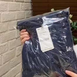 색도 너무너무 이쁘고 그냥 좋네요 옷도 두께도 좋고 이뻐요