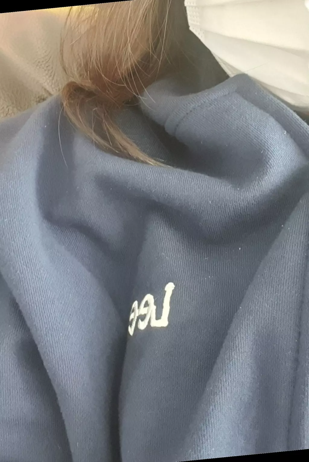 사이즈도 살짝 넉넉해서 너무 좋고 색도 너무너무너무 예뻐용 ㅠㅠ 검정색도 사려구요!