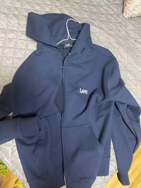 사진보다 실제로보면 선명한 남색이에요 이뻐유..