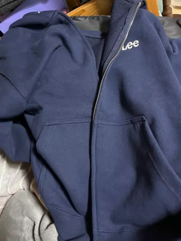 크기도 적당하고 색감 이쁩니다. 아이보리로 하나더 사려구요 사진보다 좀 진해요