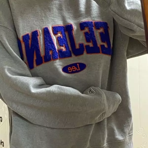 일단 핏도 엄청 예쁘구 색감도 되게 이뻐요 안에는 쭈리 형식으로 되어있는데 엄청 만족