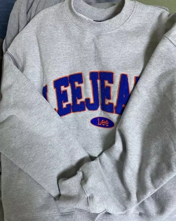 제 최애 맨투맨이라고 이야기할 수 있습니다저한테 박스핏으로 맞았어용