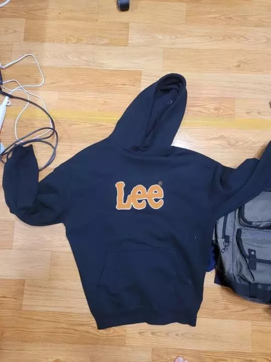 적당한 두께감 착용감 등 아주 만족합니다.오버핏느낌