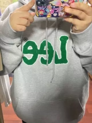 진짜 넉넉해서 한사이즈 작은거 사도 될뻥했지만 오버핏 좋아해서 완전 만족입니당