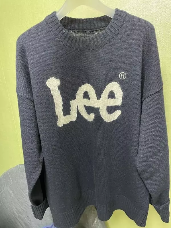 받는데까지 3주정도 기다렸지만입어보고 기다림이 무색할만큼 만족스럽습니다팔기장은 