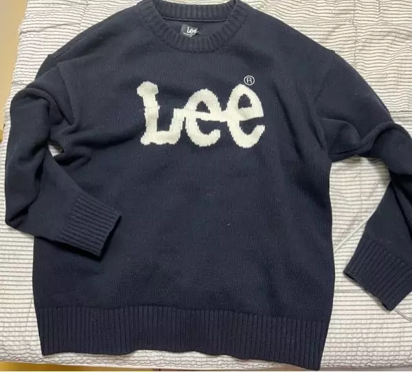 살짝 거친감이있지만 이쁩니다!! 맘에들어요잘입어요