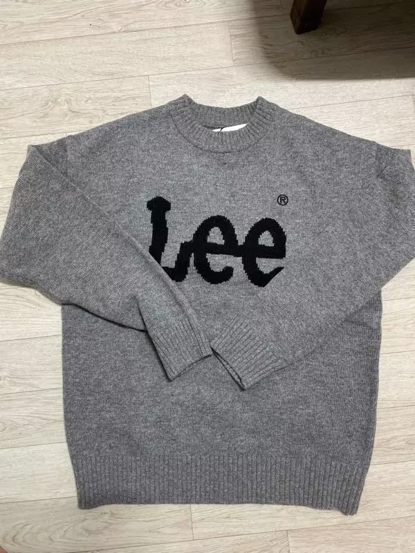 핏이 너무 이쁘네요 다른 색상도 다시 확인해볼 예정입니다