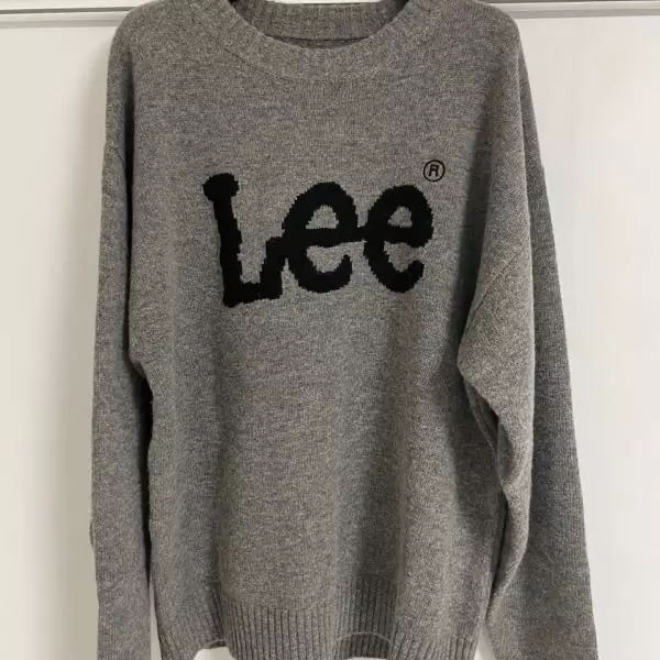 실물이 더 이쁩니다 단독으로 입어도 까슬거리지 않음