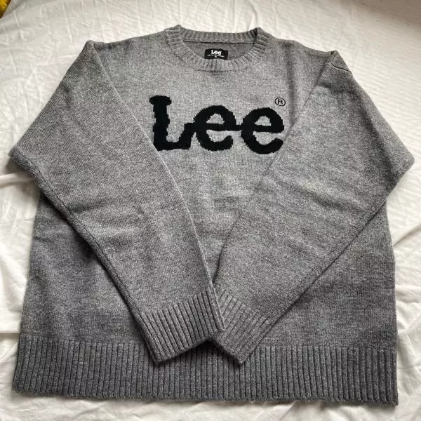 맨살에 입어도 부드럽고 넘 좋습니다 핏도 예쁘고 만족해요