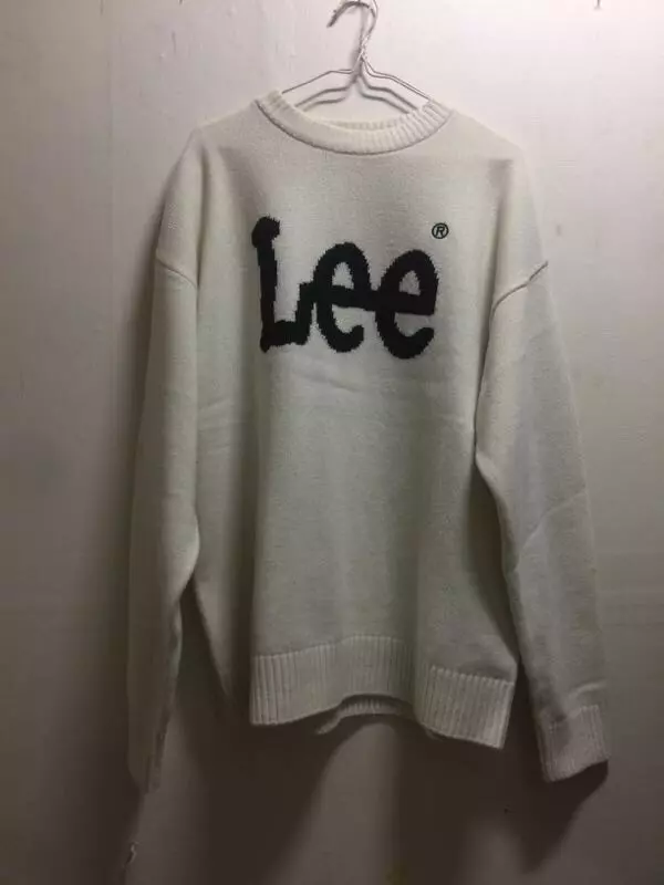 옷은 이쁜데 사이즈를 잘못 측정해서 샀어요 m이면 딱 맞았을거 같네요!