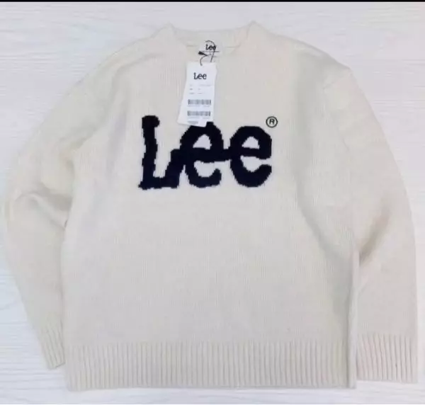 저렴한 가격구매했어요.디자인도 이쁘고 칼라도 이쁘고 많이 좋아요ㅎ