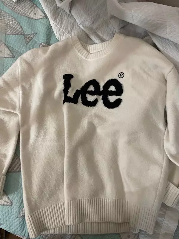 핏이랑 두께랑 색상 너무 맘에 들어요 사이즈는 한치수 아래로 가셔야 합니당