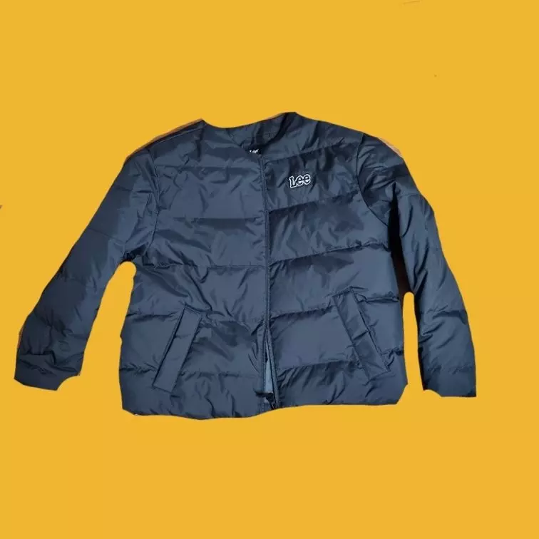 패딩은 움직일 때 너무 불편해서 경량패딩으로 샀는데 생각보더 더 마음에 들어여! 근데