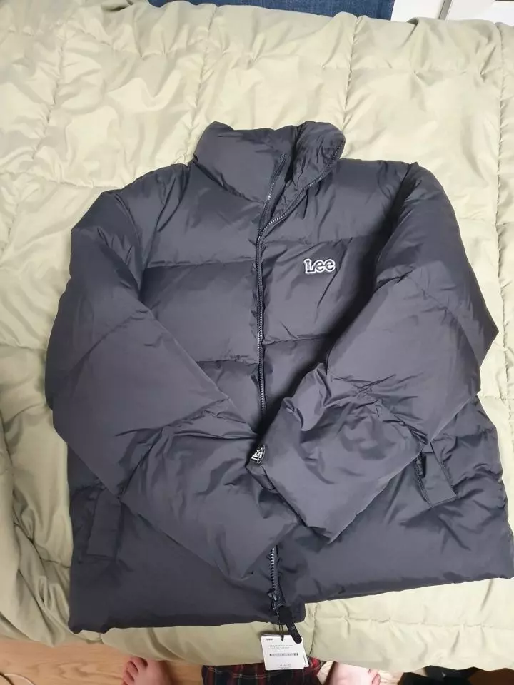 확실히 덕다운이라 빵빵하고 따듯하네요 색도 잘빠졌어요