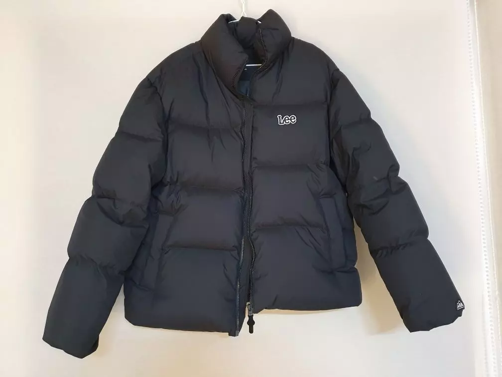 가볍고 따뜻하고 예쁘고 다 하는데 블프덕에 저렴하게 잘 샀어요!!!!