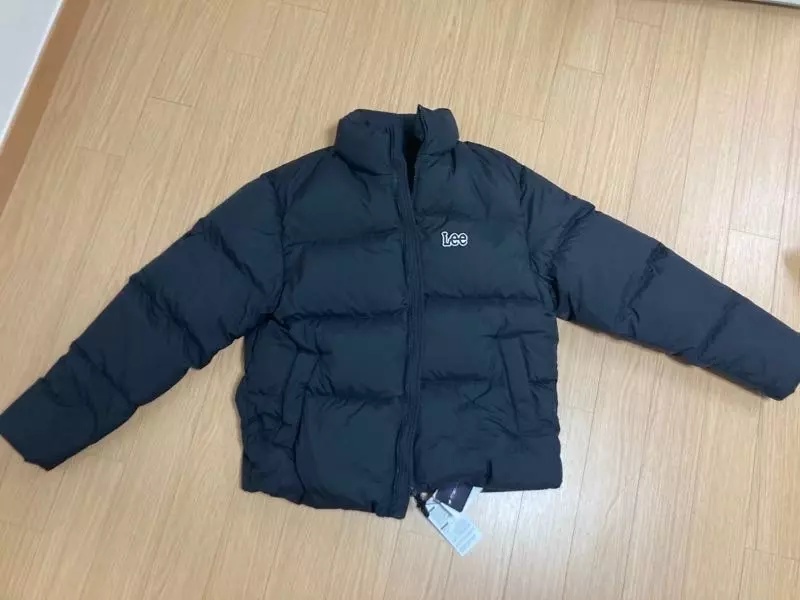 가격대비 옷 정말 가볍고 따뜻하네요! 올겨울 잘입을거같습니다