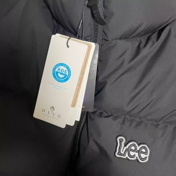 계속 품절이라 힘들게 구매한 사이즌데,올 겨울 교복이에요..롱패딩은 거추장스러워서자