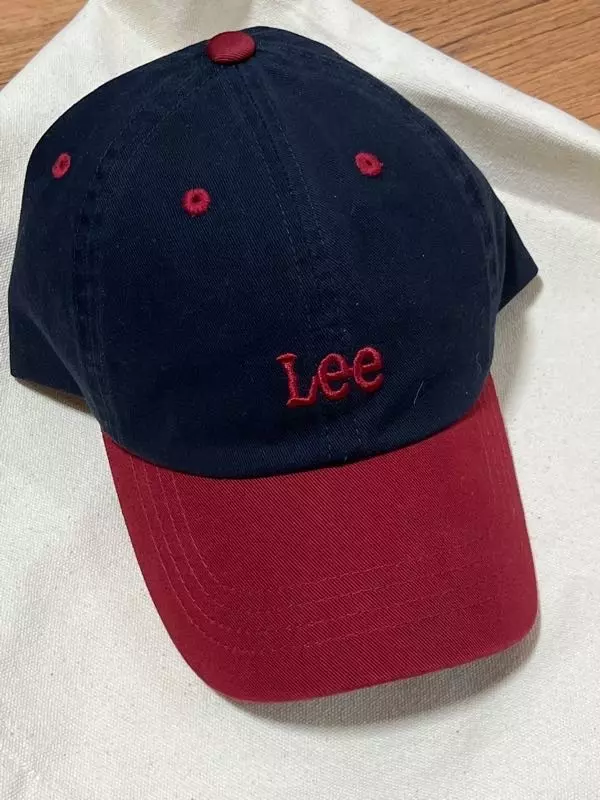 빈티지 느낌 낭낭하니 모자로 포인트 주기 좋고 색감도 예뻐요