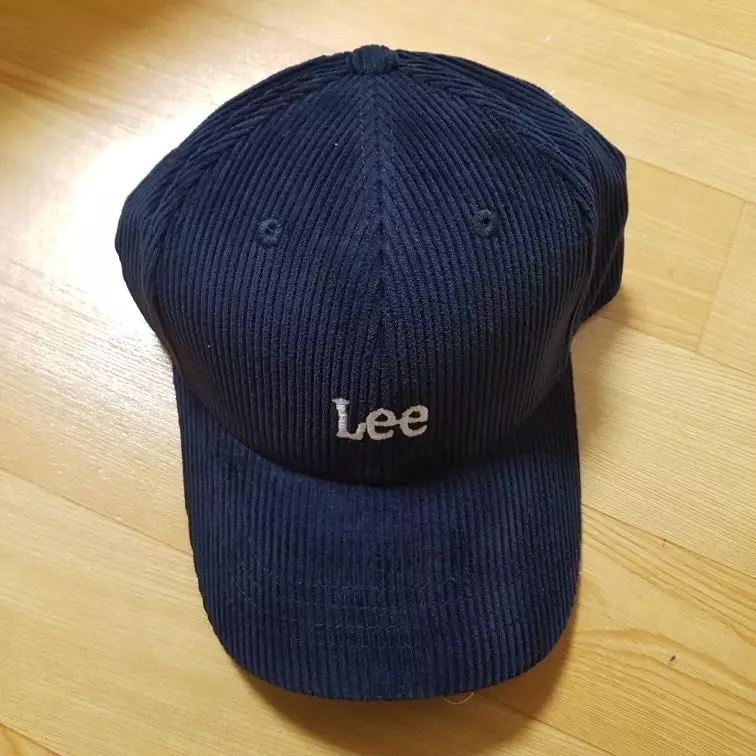 두상 사이즈가 쩜 있다 얼굴이 쩜 동그랗다 싶은 분들은 당장 구매하세요