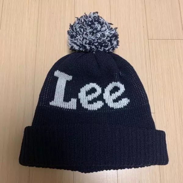 원단이 비니로 쓰기에 좋은 재질은 아닌데 디자인이 귀여워서 용서돼요