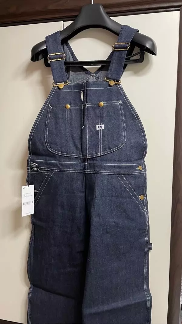 오버하고 기장도 길게 나온 제품입니다!원단이 고급져서 이뻐요.