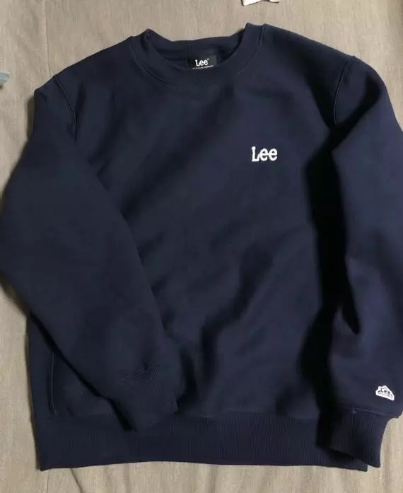 기모가 따뜻하고 배송도 빨라서 지금 딱 입기 좋아요! 세일 가격에 잘 샀어요!