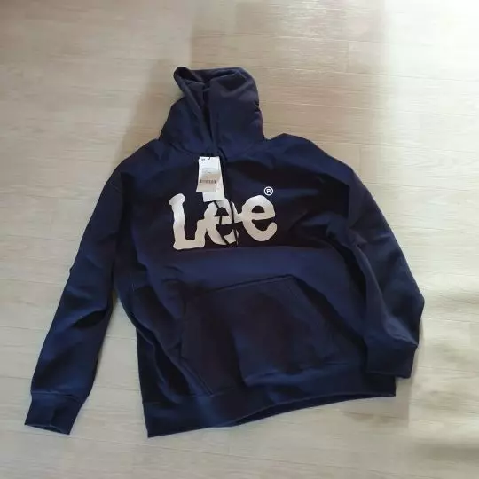 길이가 생각보다 길고 길이에 비해서 팔이 슬림해서 아쉬워요 그래도 모자 각 잡혀 있고