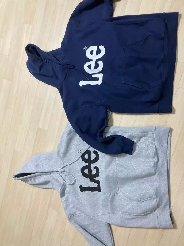 50퍼 할인하고 있어서 급 주문이요남편 선물이었고 생각보다 팔이 길었고 품도 예상보다