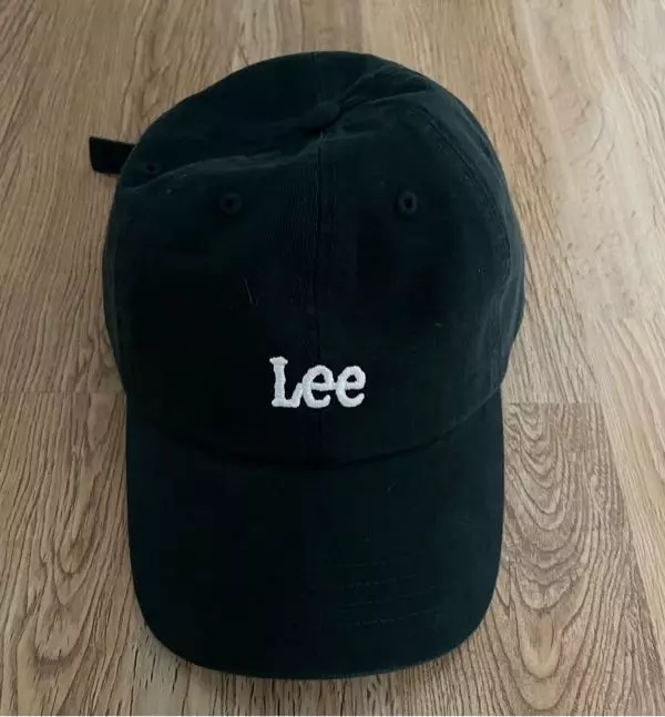 진한 초록색을 원해서 샀는데 제가 원한 그 색이에요 너무 예쁩니다