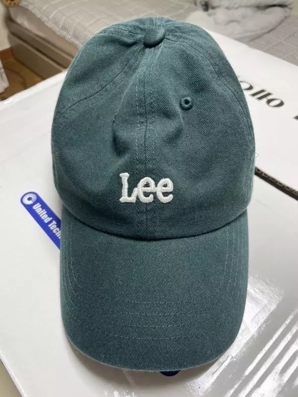 모자 필요했는데 저렴하게 득템했습니당 이뻐욯ㅎ