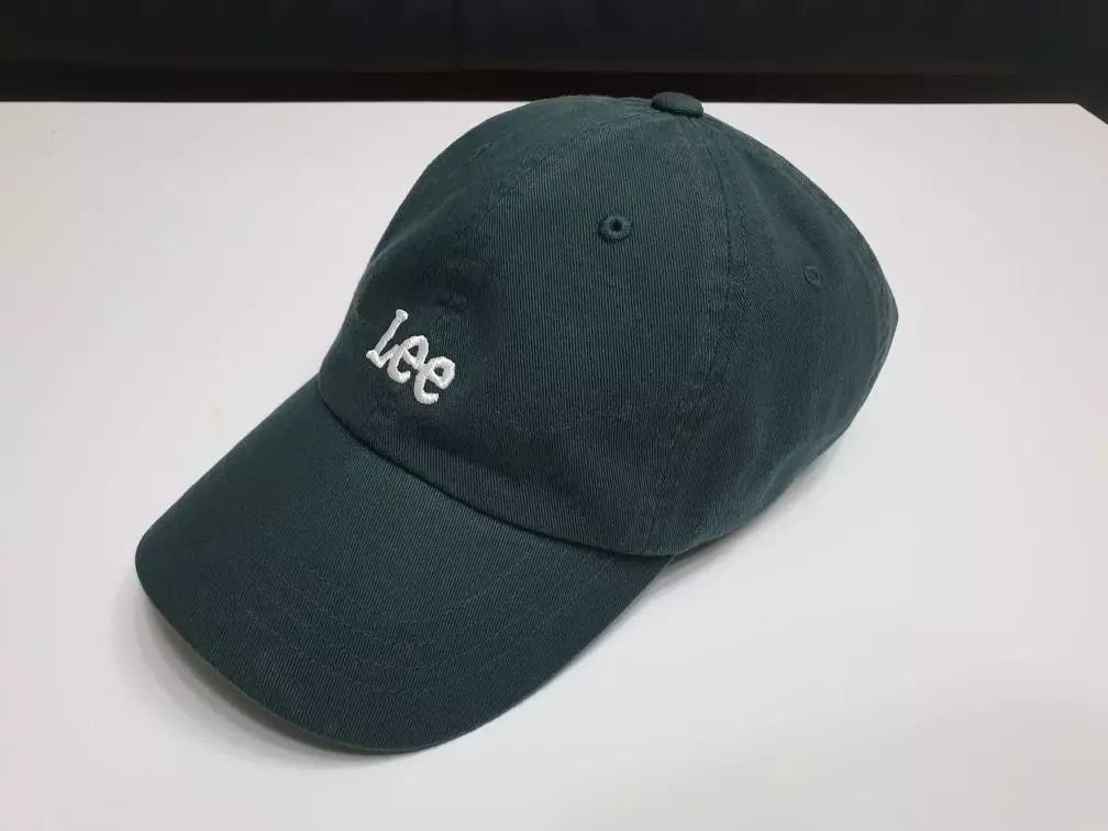 깊이도 적당하고 색깔이 참 이쁩니다. 앞에 길이도 적당해서 너무 맘에 들었습니다.