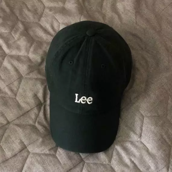 색 너무 이뻐요 모자 맨날 이거쓰고다녀용 짱짱짜앙