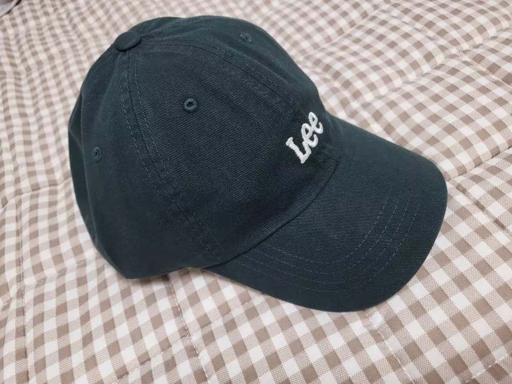 너무예쁜 청록색입니다~요새 녹색에 꽂혀서 ㅋㅋ가을에 완전 찰떡입니다. 어두운색 옷을