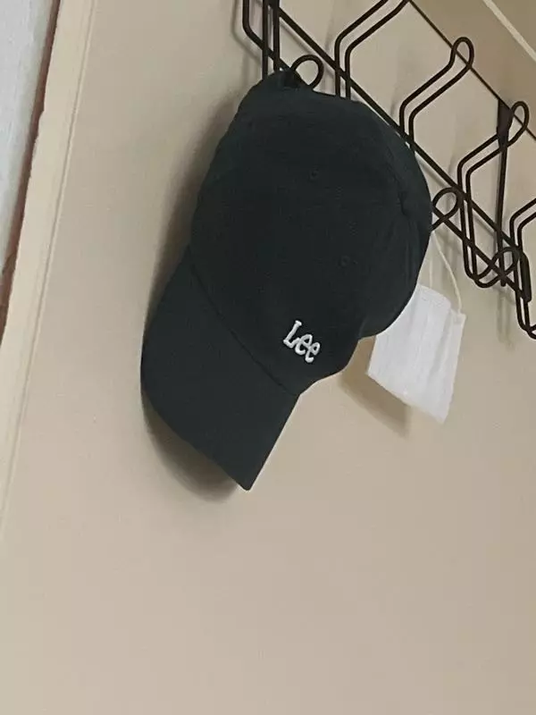 사이즈가 큰 편이네요 깊이감도 있고 색감은 짙은 녹색 정도