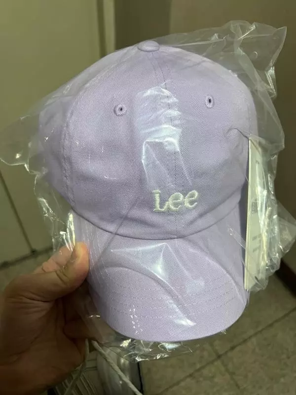 이뻐요! 색상 진짜 잘나왔어요!여자친구 선물해줬는데 너무 좋아하네요