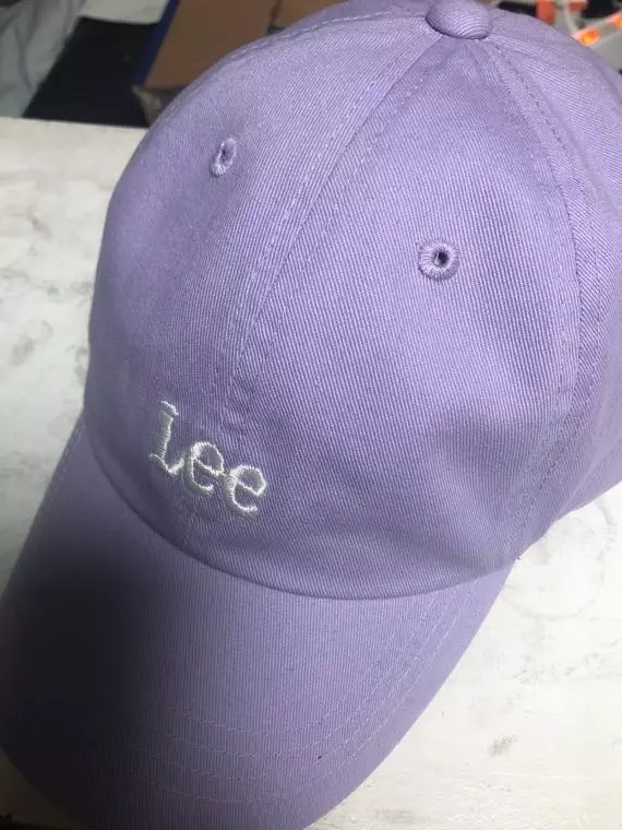 제가 원했던 색상입니다! 연한 보라색이구여!색상이 마음에 들어서 하나 더 구매할까합