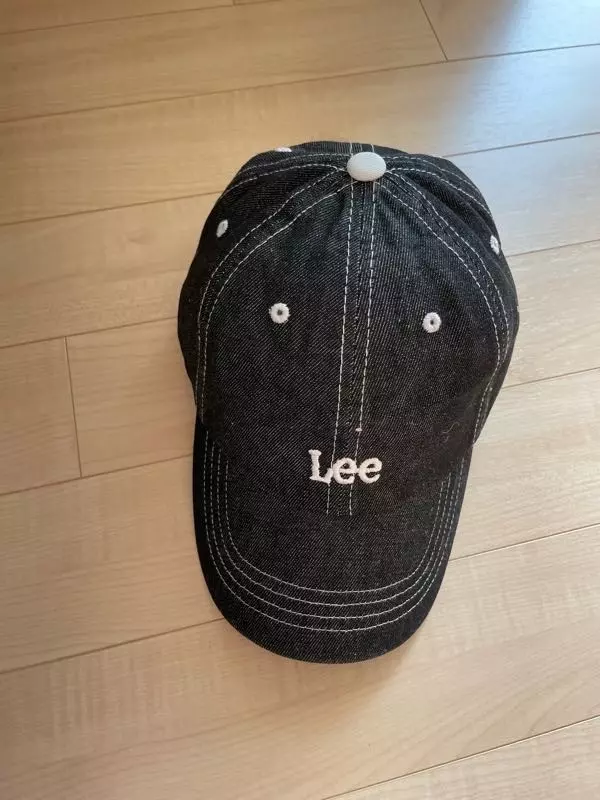 넘 예쁘고 깔끔해요머리 작은 편인데 예쁘게 잘 맞아요