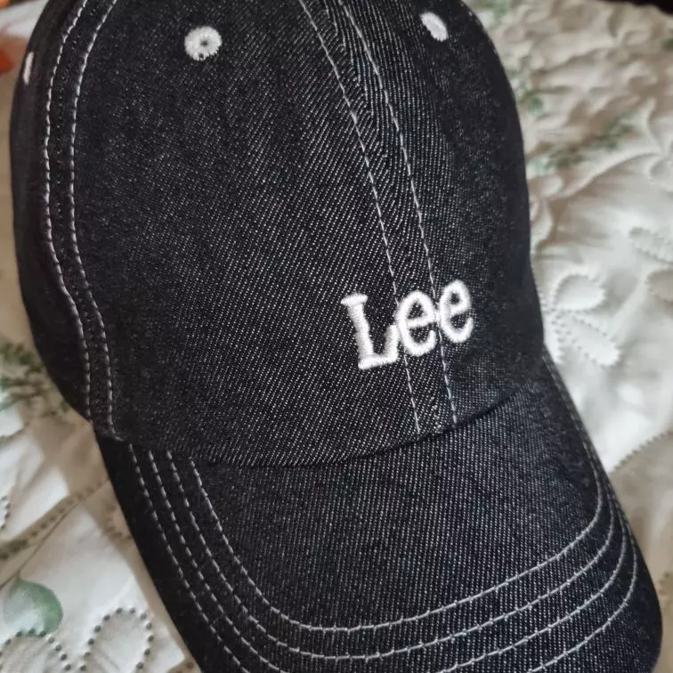 흑청 소재라 흔하지 않고 예뻐요^^ 오래 쓸거같아요