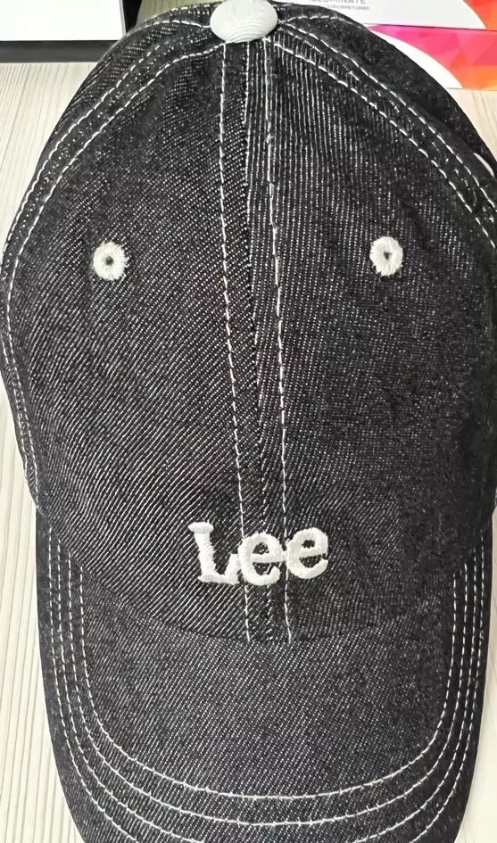 모자 크기가 커서 쓰기 편하네요모자 예뻐요!! 귀여워요