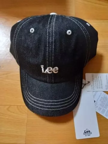 스티치 너무 예쁩니다 데님도 짱짱하고 좋습니다