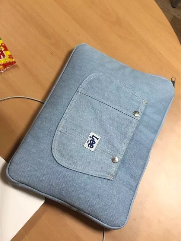 생각한 그대로에요 다만 때가 잘탈거같네요 천이라 그래두 이쁩니다