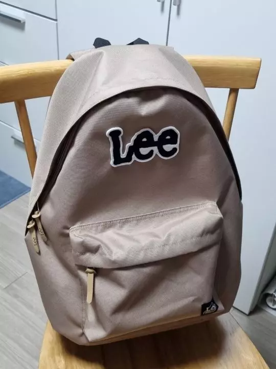 생각보다 모양이 잘잡히고 색상도 화면이랑 같아요 밝은 갈색?너어무 귀여워서 다른색으