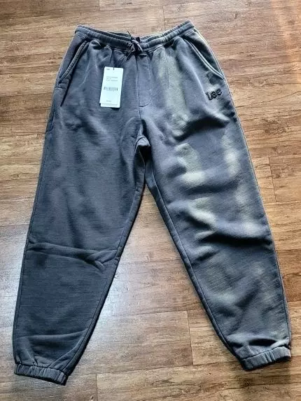 허리는 크지만 길이는 딱 좋습니다. 루즈핏으로 입어요.